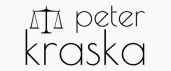 Logo mit einer Waage über dem Text "peter kraska" in schwarzer Schrift auf hellem Hintergrund.