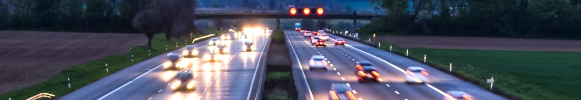 Verkehrsrecht Autobahn autos straße