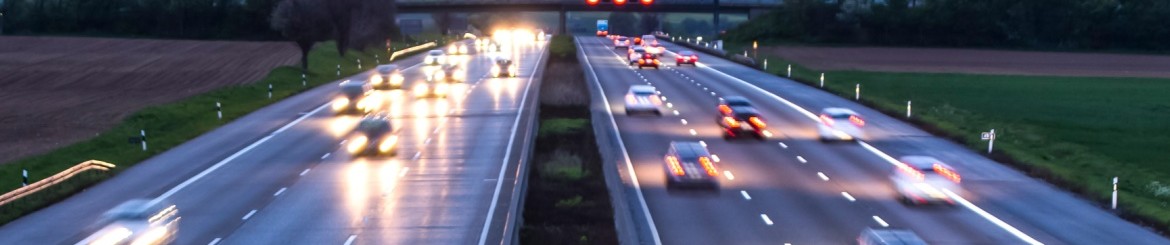 Verkehrsrecht Autobahn autos straße