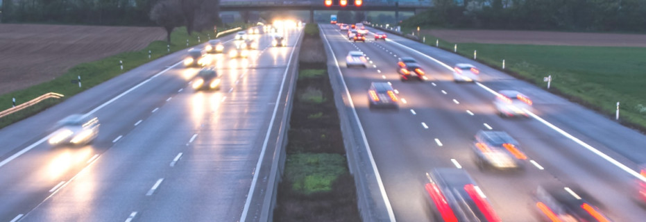 Verkehrsrecht Autobahn autos straße