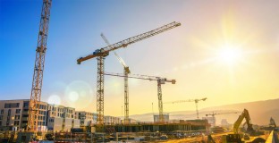 baustelle kran bauarbeiten