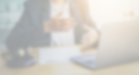Anwältin Mediation Schreibtisch